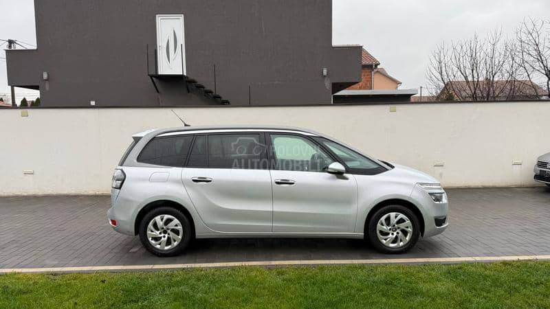 Citroen C4 Grand Picasso virtual F1 pano