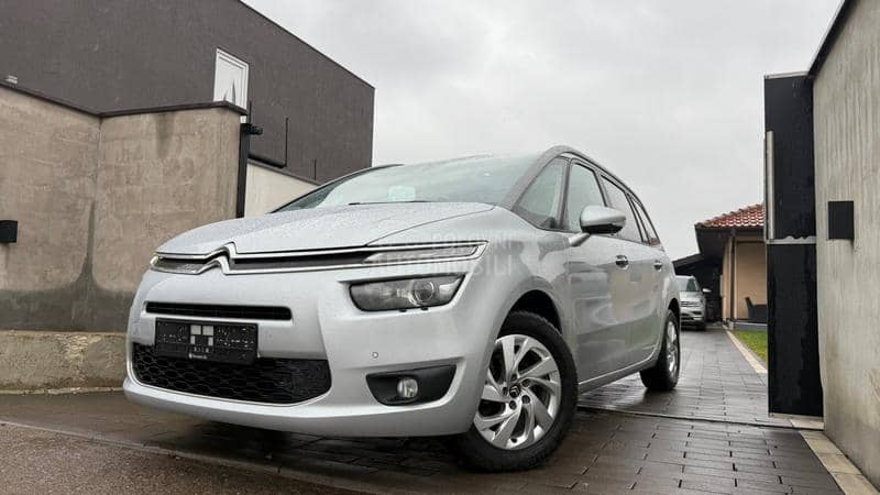 Citroen C4 Grand Picasso virtual F1 pano