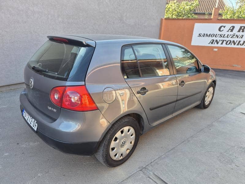 Volkswagen Golf 5 1.6 Aut