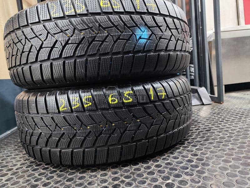 Dunlop 235/65 R17 Zimska