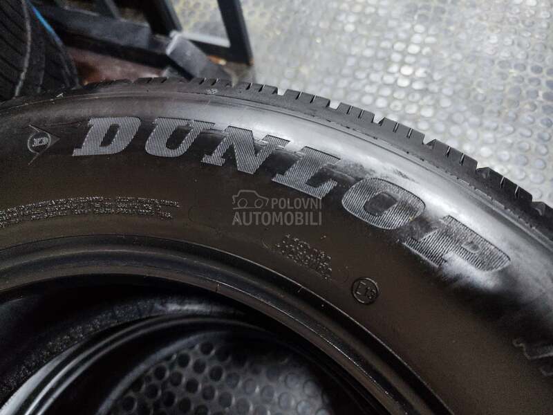 Dunlop 235/65 R17 Zimska