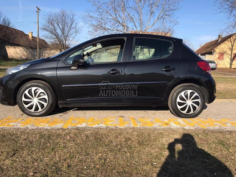 Peugeot 207 1.4 8V