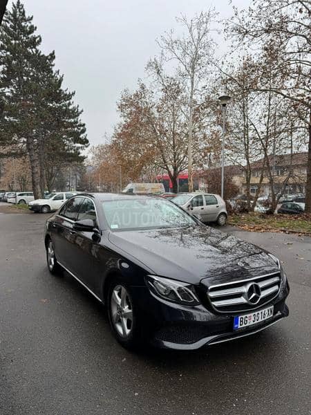 Mercedes Benz E 200 