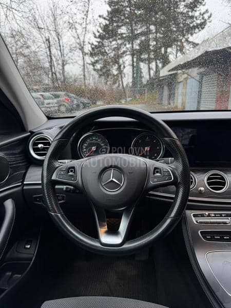 Mercedes Benz E 200 