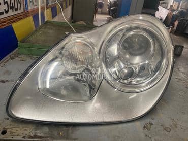 Prednji farovi za Porsche Cayenne za 2005. god.