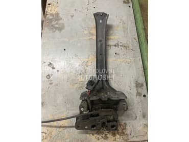 Brava gepeka za Porsche Cayenne za 2005. god.