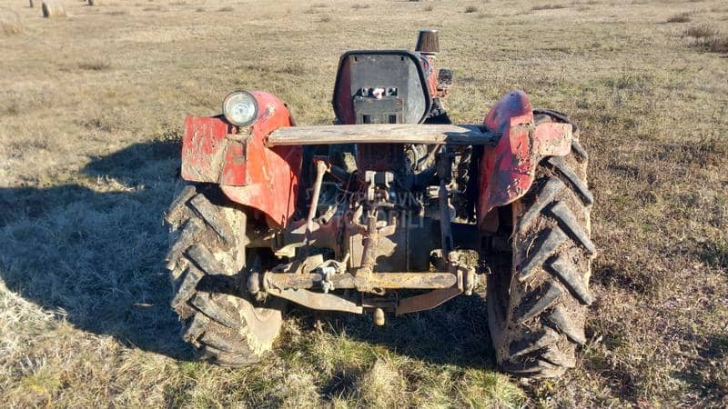 Massey Ferguson 533