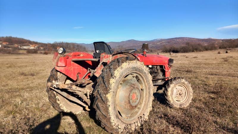 Massey Ferguson 533