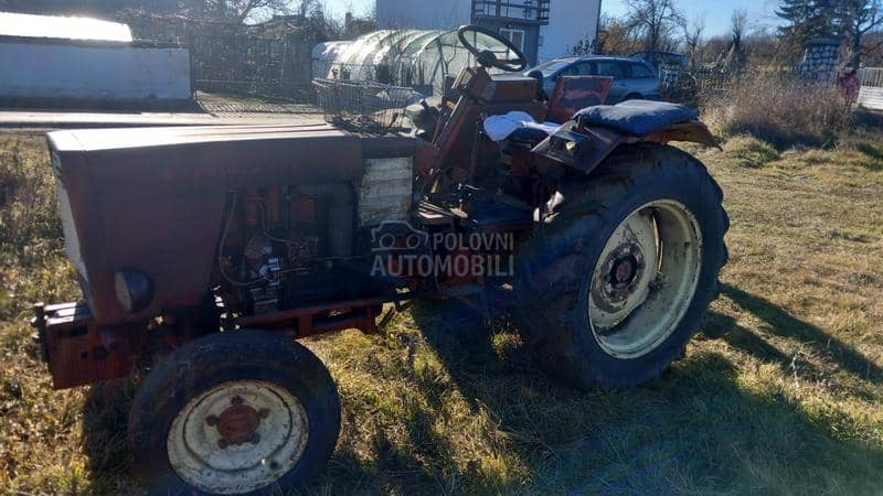 Massey Ferguson 533