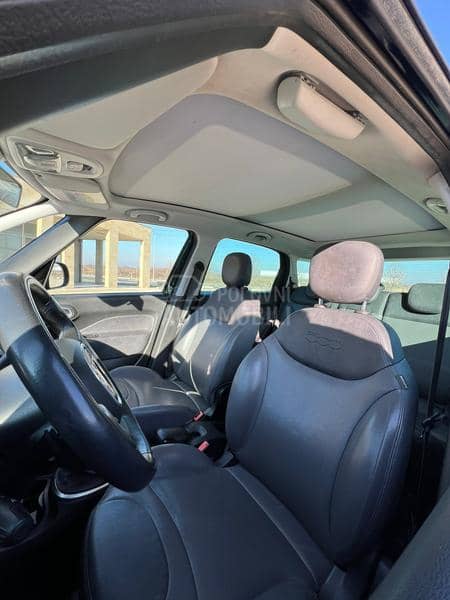 Fiat 500L Living AT