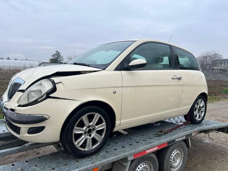 Lancia Ypsilon 