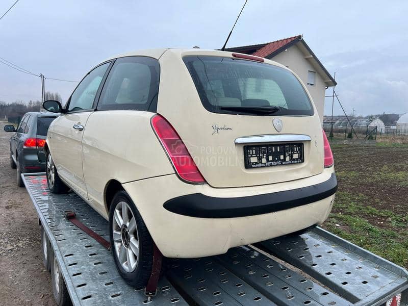 Lancia Ypsilon 