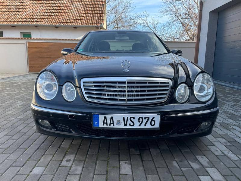 Mercedes Benz E 220 SA TABLICAMA