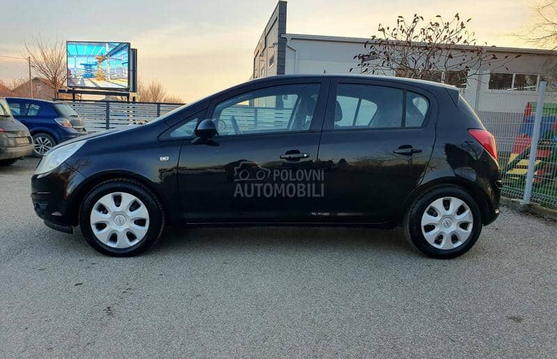 Opel Corsa D 1.2 O.d.l.i.č.n.a