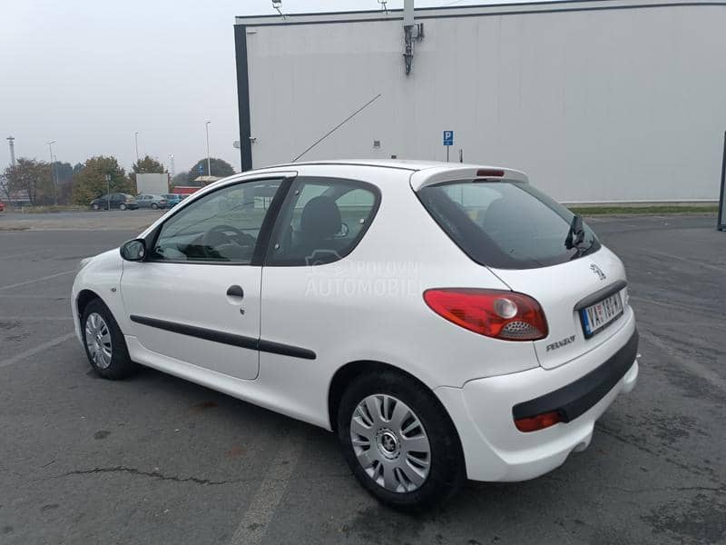 Peugeot 206 plus 