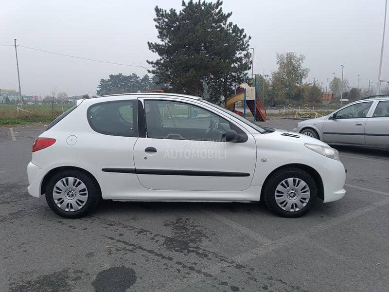 Peugeot 206 plus 