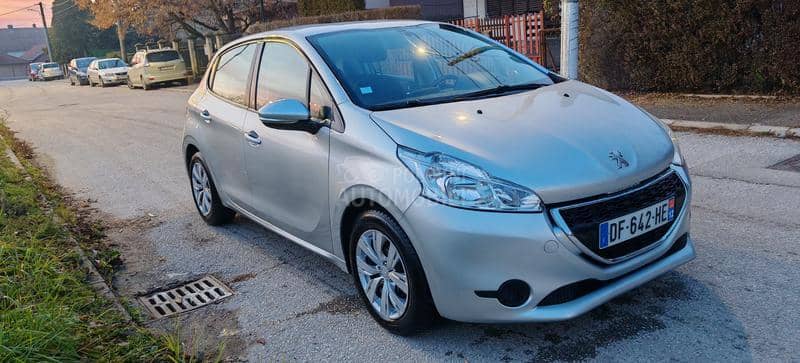 Peugeot 208 1.6E-HDI N.O.V.O.