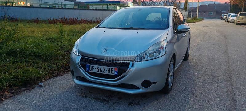 Peugeot 208 1.6E-HDI N.O.V.O.