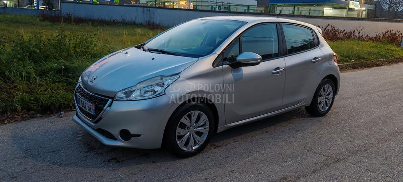 Peugeot 208 1.6E-HDI N.O.V.O.