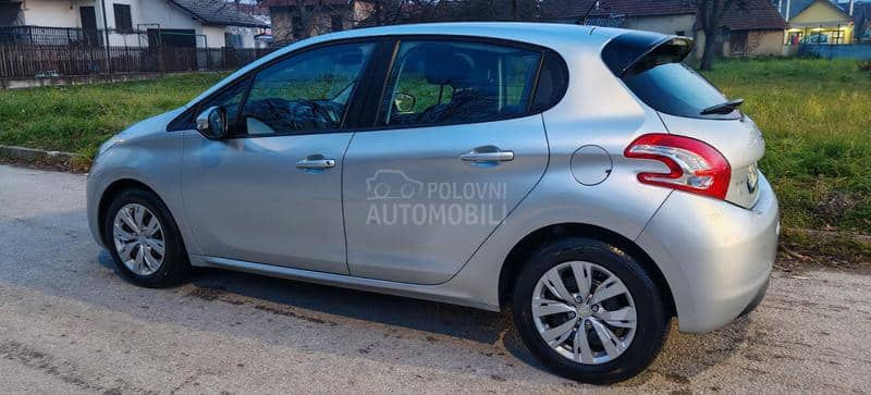 Peugeot 208 1.6E-HDI N.O.V.O.