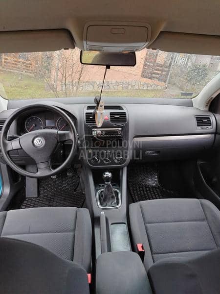 Volkswagen Golf 5 1.6