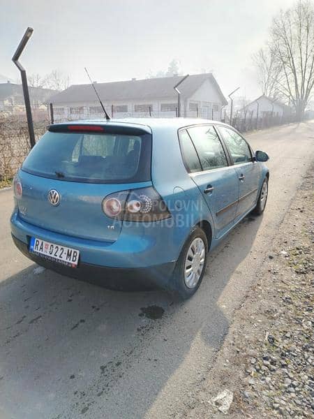 Volkswagen Golf 5 1.6