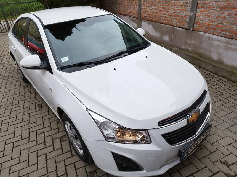 Chevrolet Cruze 1. 6 kupljen u SR