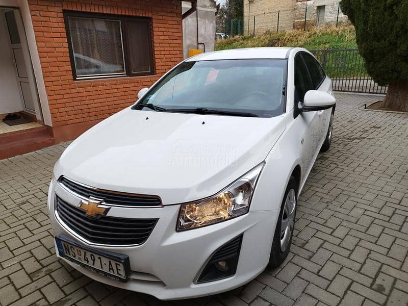 Chevrolet Cruze 1. 6 kupljen u SR