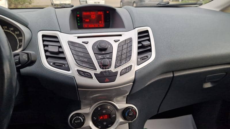 Ford Fiesta KREDlT BEZ UCESCA