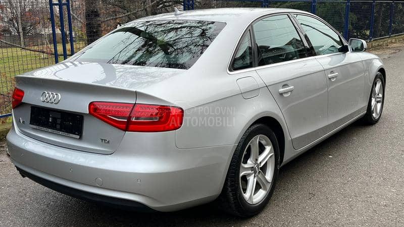 Audi A4 2.0 TDI NAV-LED