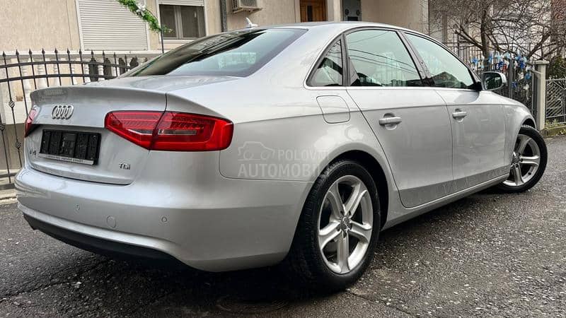 Audi A4 2.0 TDI NAV-LED