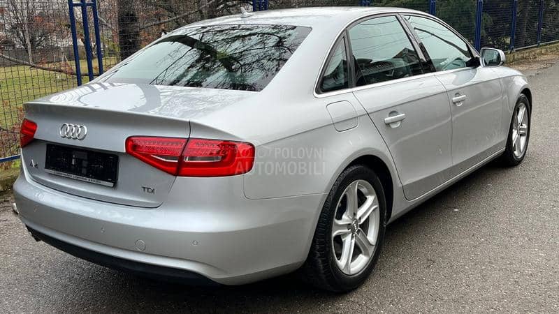 Audi A4 2.0 TDI NAV-LED