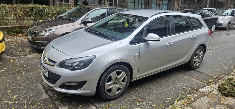 Opel Astra J 