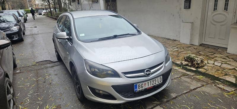 Opel Astra J 