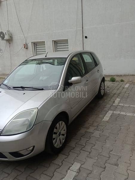 Ford Fiesta Ghia oprema