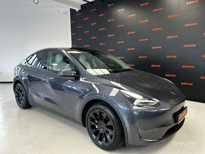 Tesla Model Y DualMotor