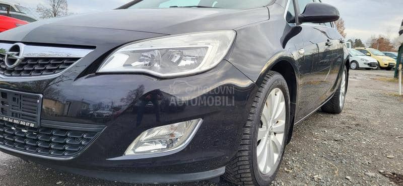 Opel Astra J 1.4 COSMO NA VI FU L