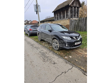 Nissan X-Trail 2016. god. -  kompletan auto u delovima