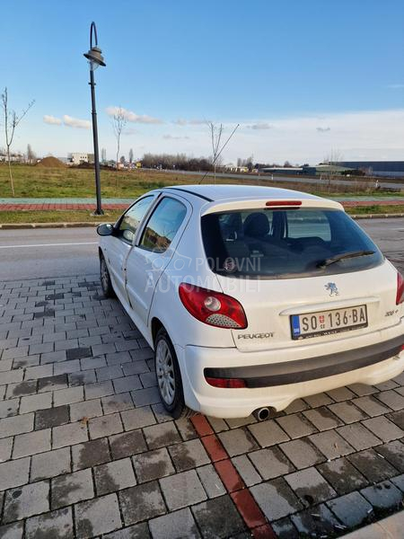 Peugeot 206 plus 