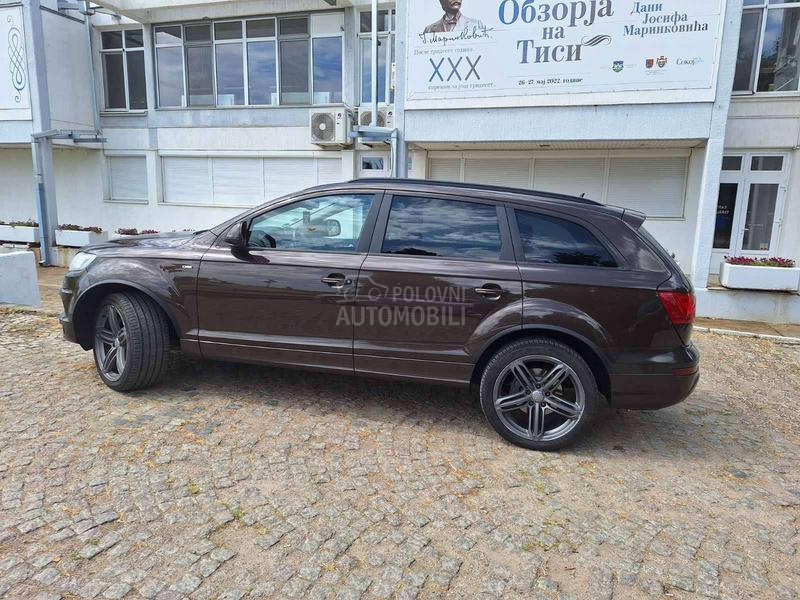 Audi Q7 