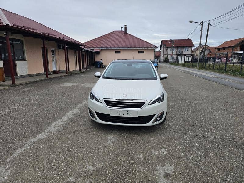 Peugeot 308 1.2 i STT