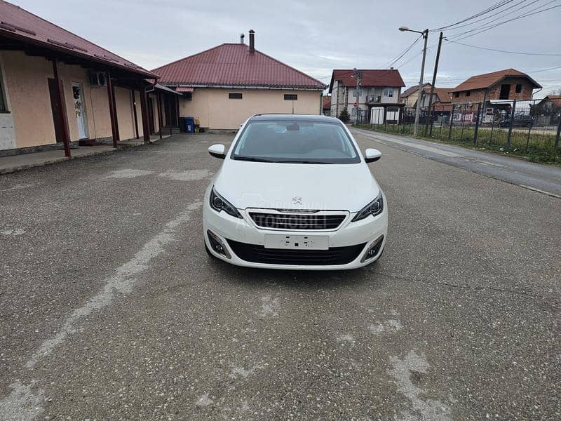 Peugeot 308 1.2 i STT