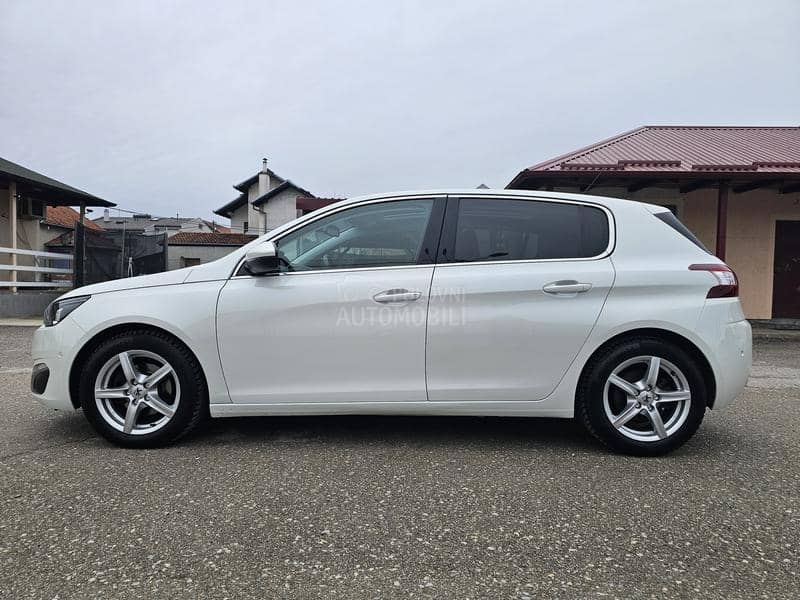 Peugeot 308 1.2 i STT