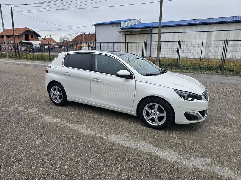 Peugeot 308 1.2 i STT