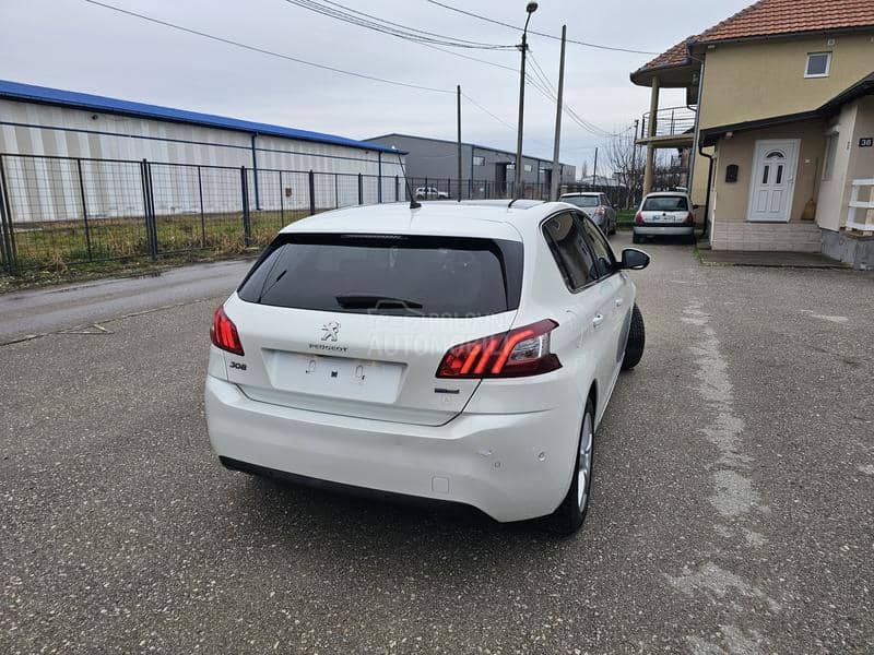 Peugeot 308 1.2 i STT