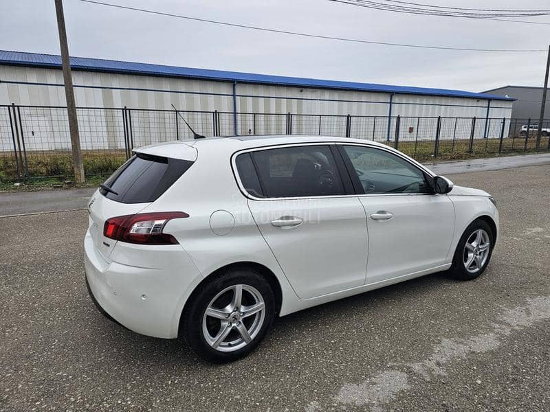 Peugeot 308 1.2 i STT