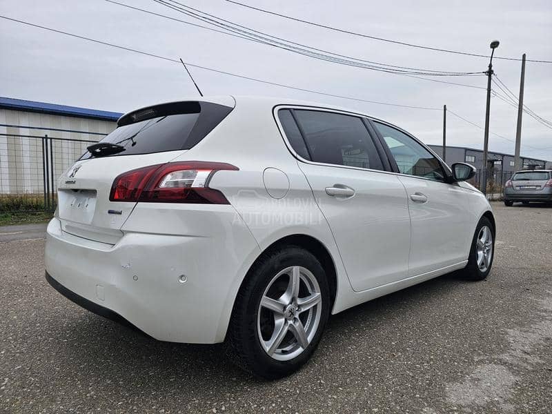 Peugeot 308 1.2 i STT