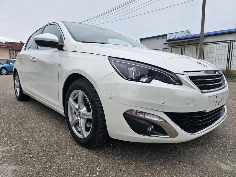 Peugeot 308 1.2 i STT