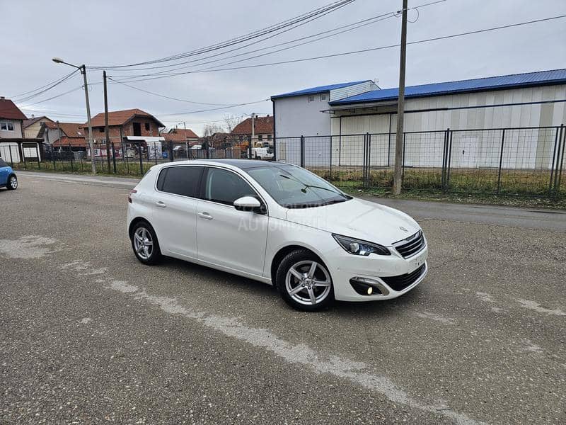 Peugeot 308 1.2 i STT