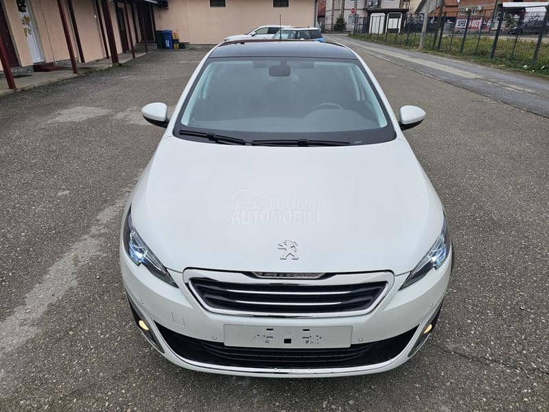 Peugeot 308 1.2 i STT